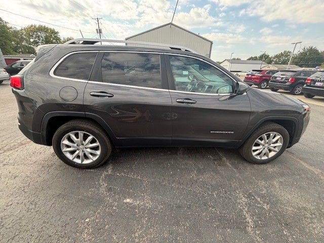 2017 Jeep Cherokee Image 7
