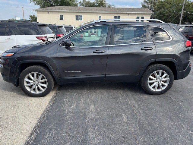 2017 Jeep Cherokee Image 9