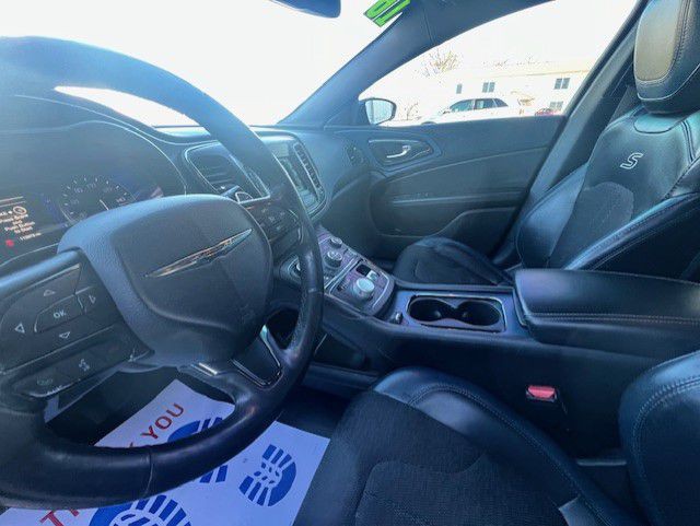 2016 Chrysler 200 Image 6