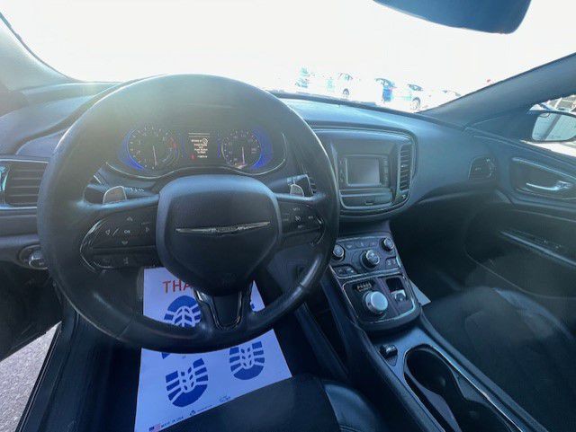 2016 Chrysler 200 Image 7