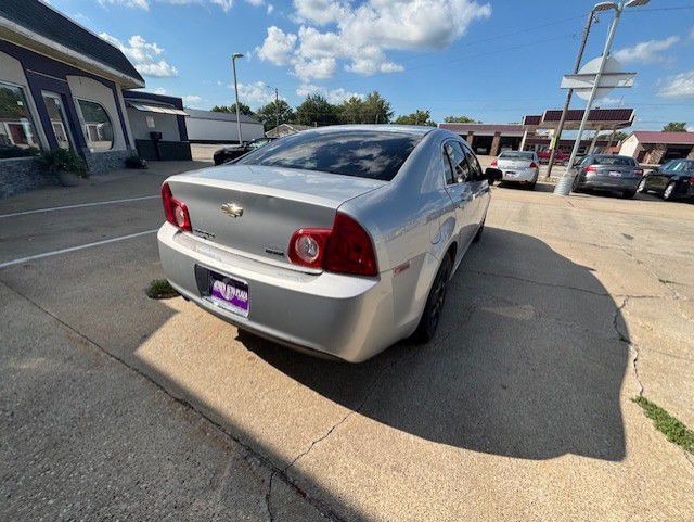 2010 Chevrolet Malibu Image 6