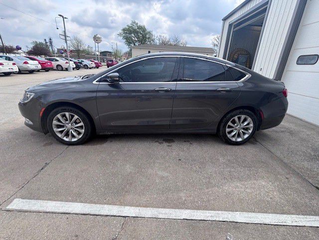2015 Chrysler 200 Image 2