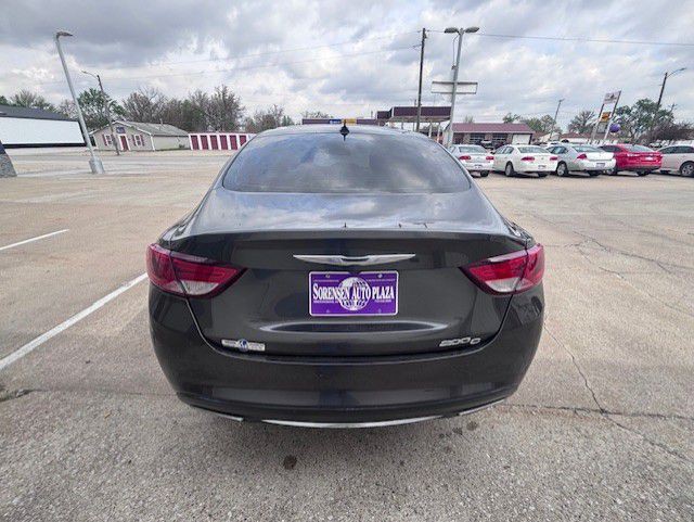 2015 Chrysler 200 Image 6