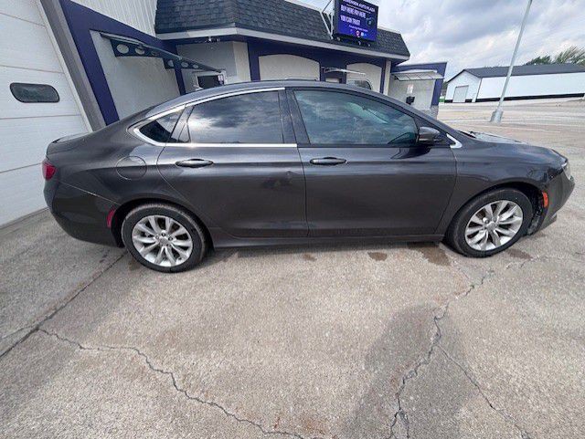 2015 Chrysler 200 Image 8