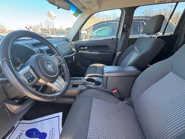 2011 Jeep Liberty Image 3