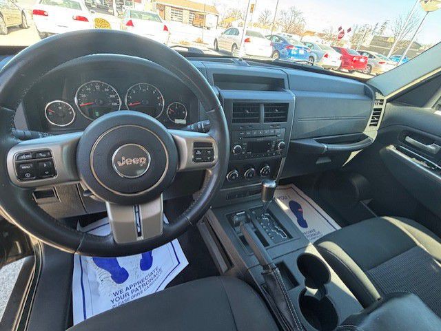 2011 Jeep Liberty Image 4