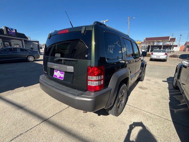 2011 Jeep Liberty Image 8