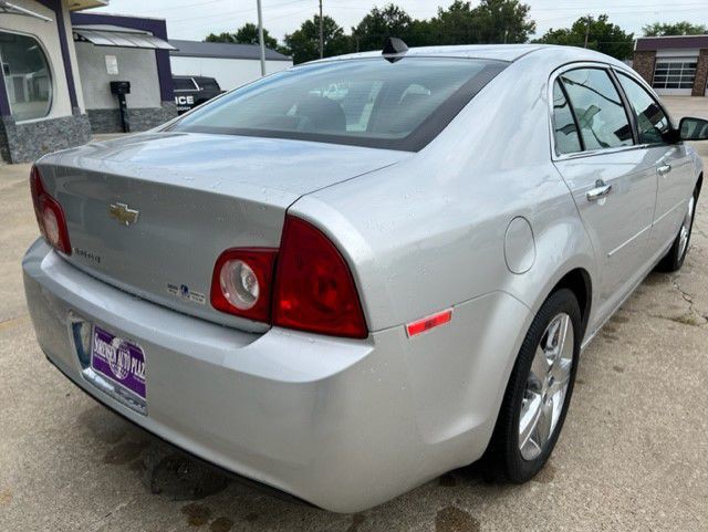 2012 Chevrolet Malibu Image 2