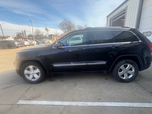 2012 Jeep Grand Cherokee Image 2
