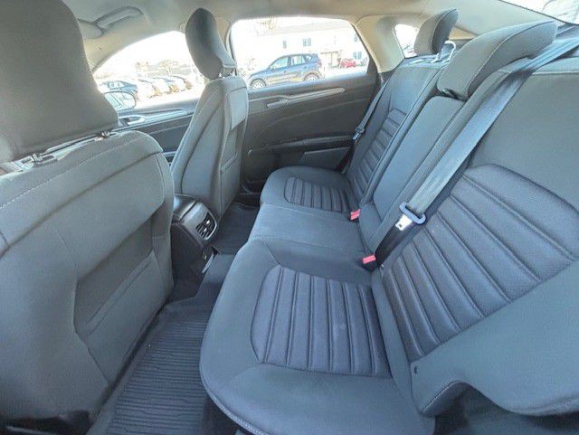 2017 Ford Fusion Image 5