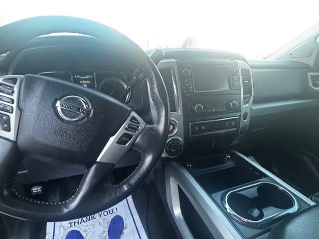 2017 Nissan Titan Image 3