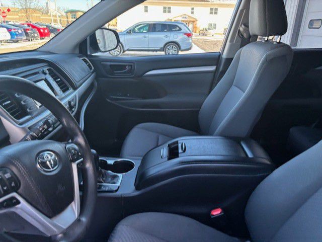 2018 Toyota Highlander Image 3