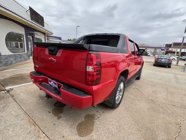 2008 Chevrolet Avalanche Image 6