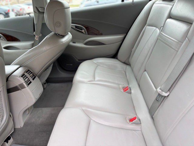 2010 Buick Lacrosse Image 5