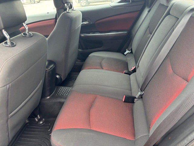 2011 Dodge Avenger Image 6