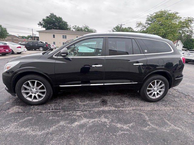 2017 Buick Enclave Image 2