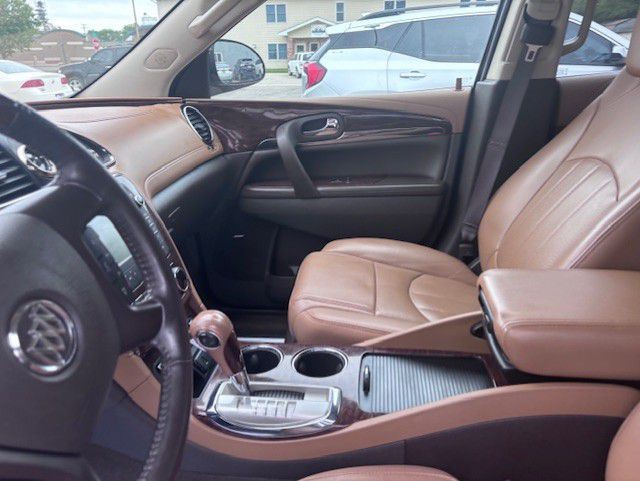 2017 Buick Enclave Image 3