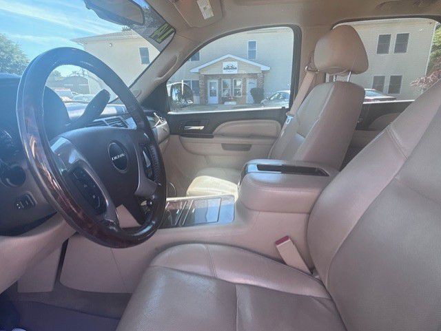 2014 GMC Yukon Image 3