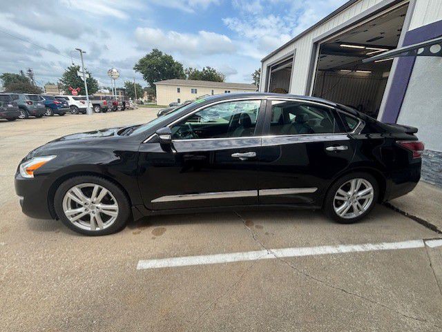 2015 Nissan Altima Image 2