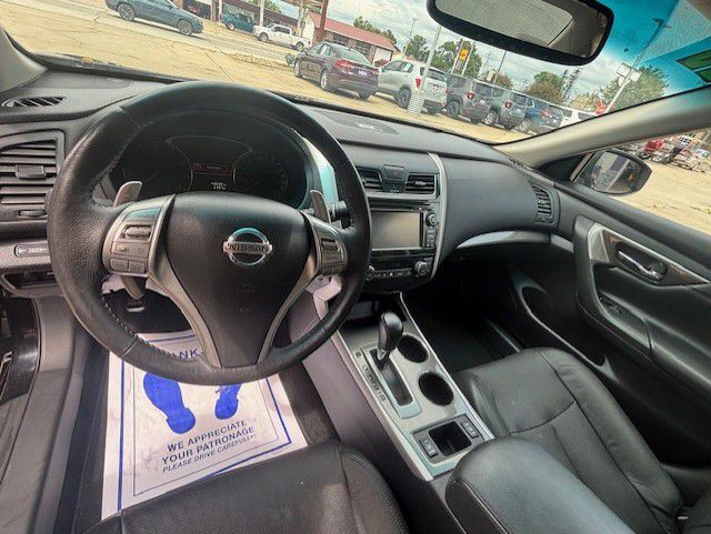 2015 Nissan Altima Image 4