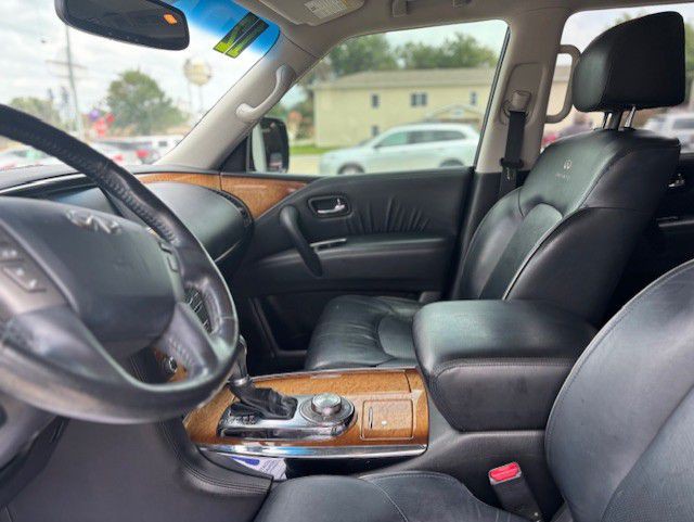 2012 INFINITI QX56 Image 3