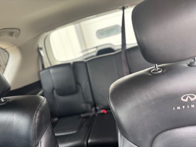 2012 INFINITI QX56 Image 5
