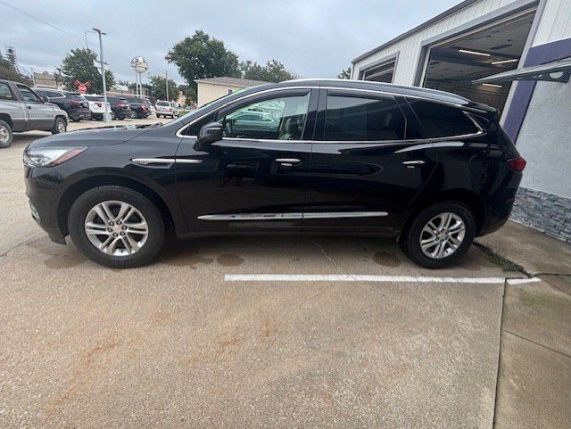 2018 Buick Enclave Image 2