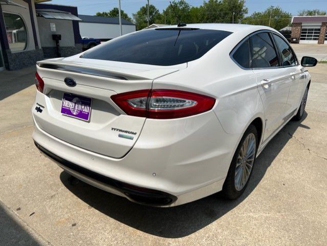 2016 Ford Fusion Image 2
