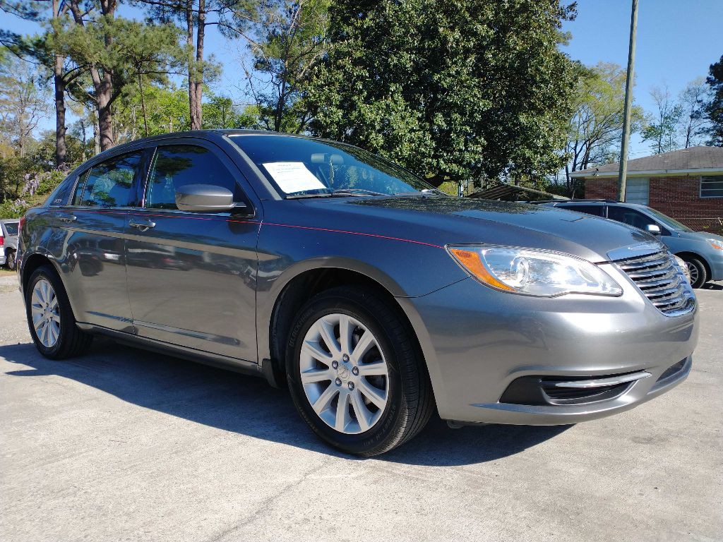 2013 Chrysler 200 Image 7