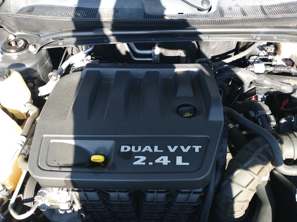2013 Chrysler 200 Image 18