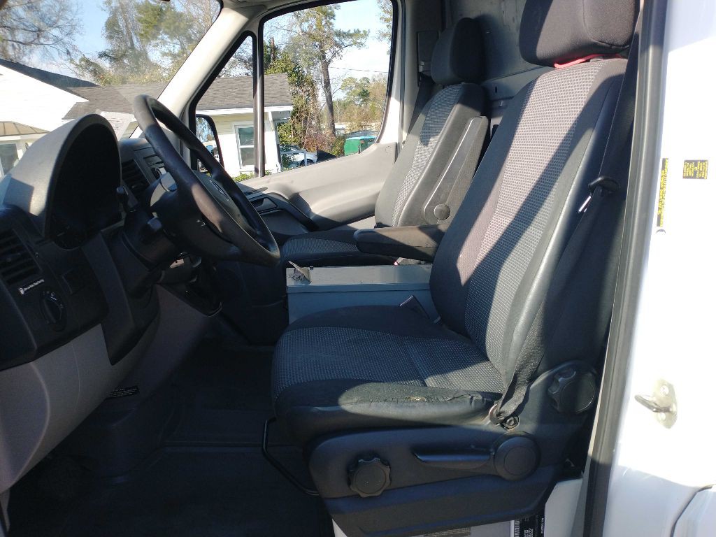 2013 Mercedes-Benz Sprinter Image 9