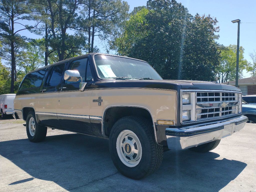 1986 Chevrolet Suburban Image 7