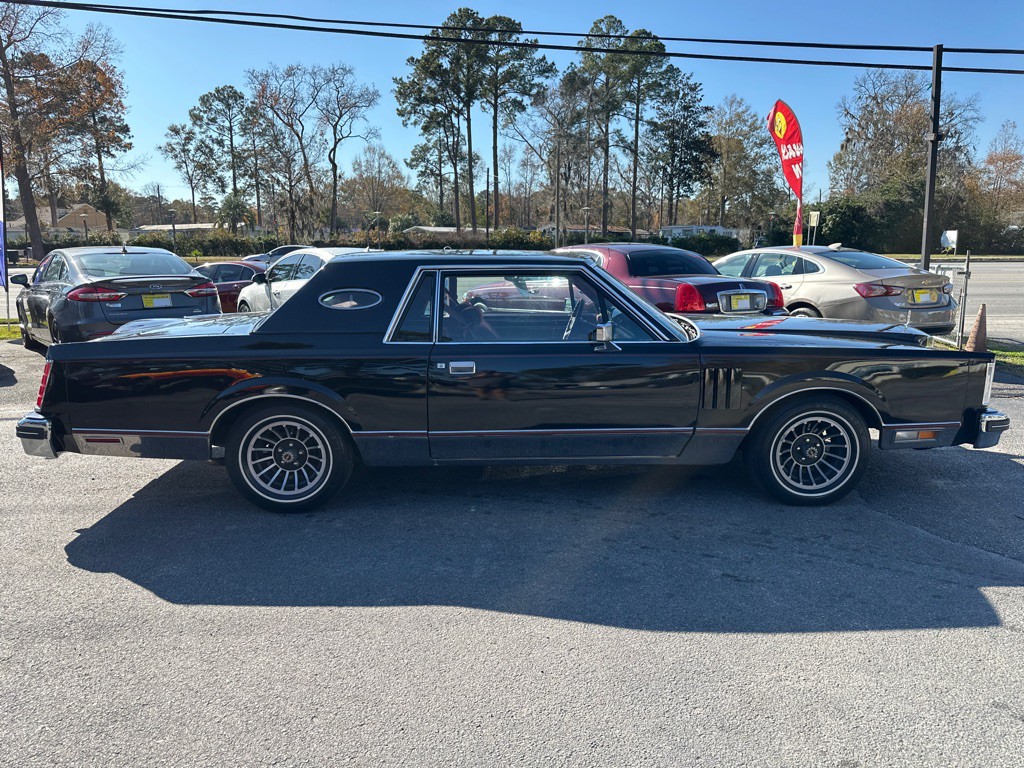 1983 Lincoln Mark VI Image 6