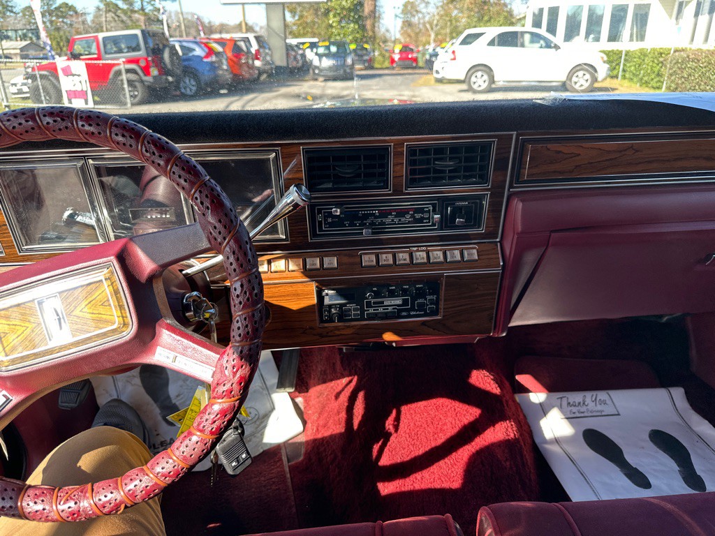 1983 Lincoln Mark VI Image 10