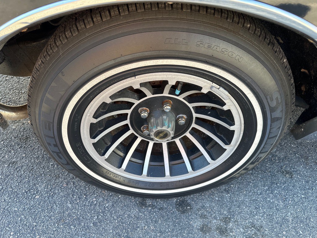 1983 Lincoln Mark VI Image 19