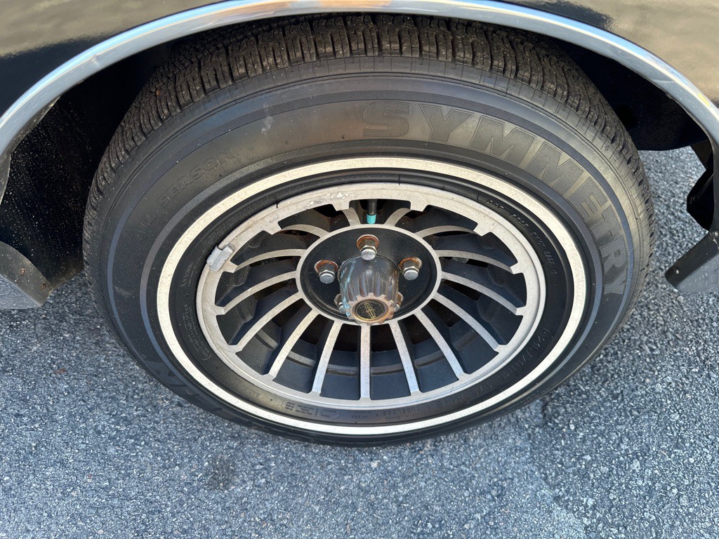 1983 Lincoln Mark VI Image 20
