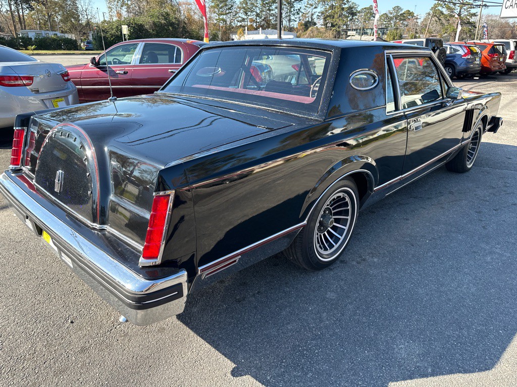 1983 Lincoln Mark VI Image 2