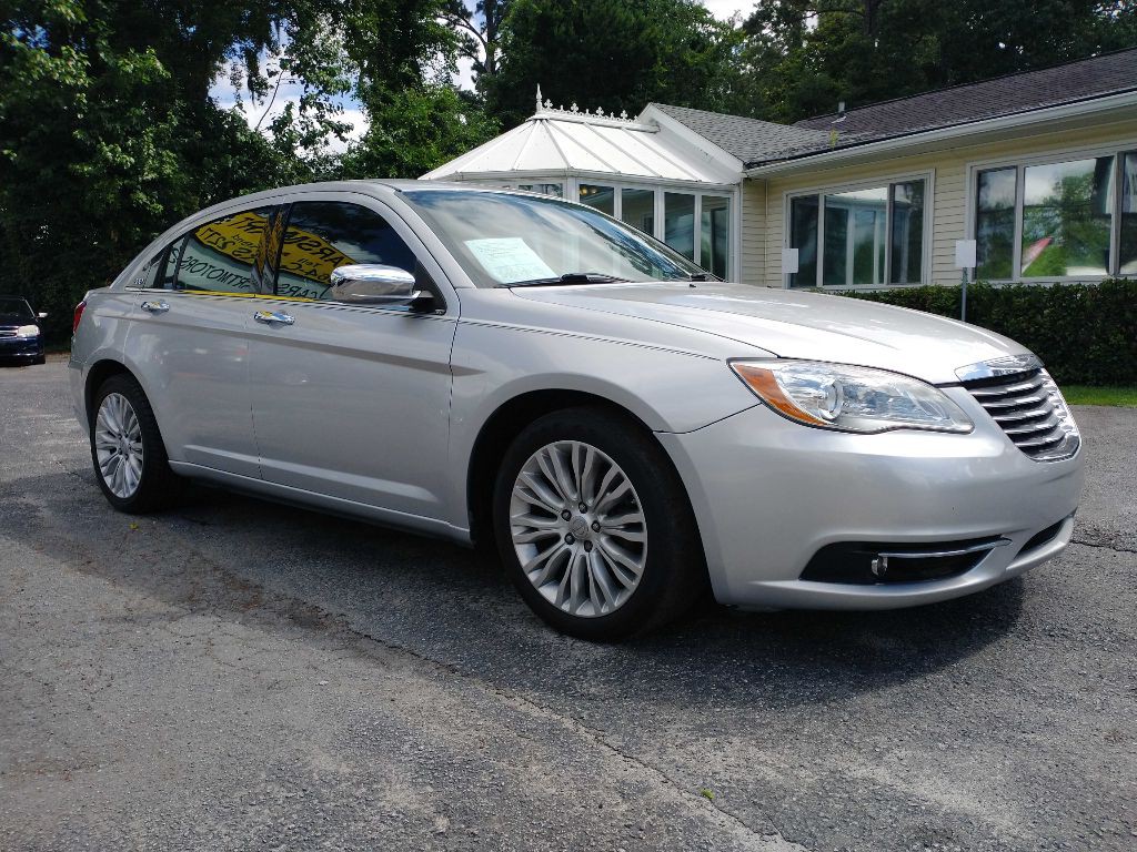 2012 Chrysler 200 Image 7