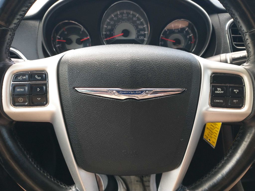 2012 Chrysler 200 Image 13