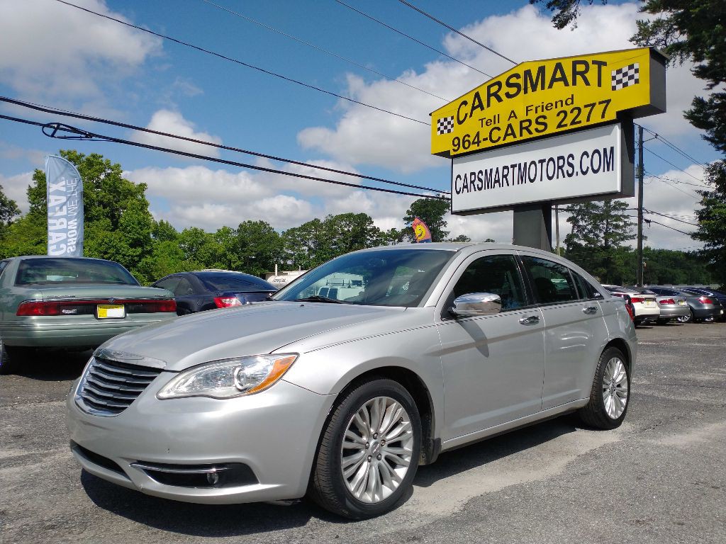 2012 Chrysler 200 Image 2