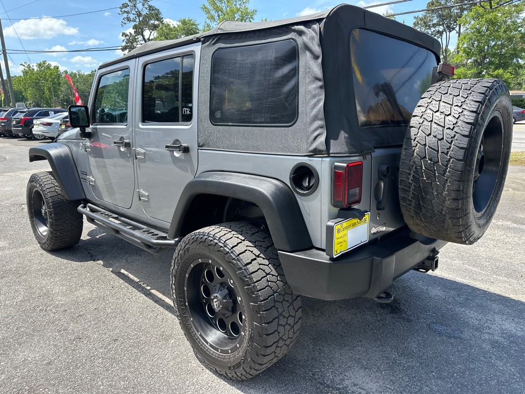 2013 Jeep Wrangler Unlimited Image 3