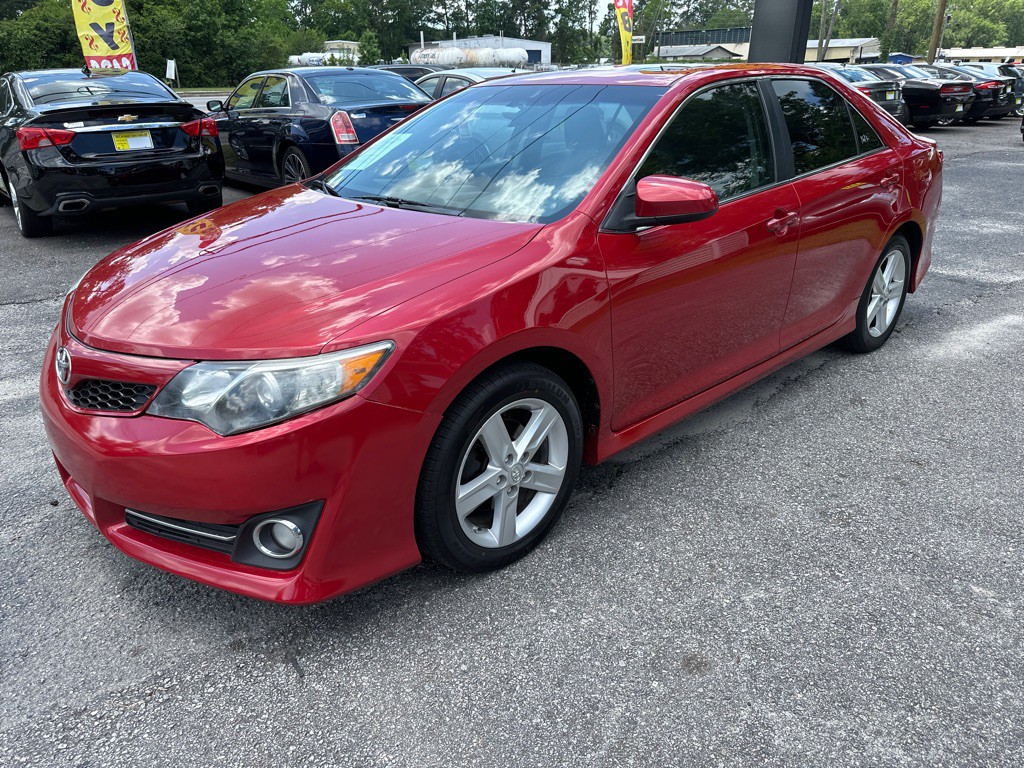 2013 Toyota Camry Image 1