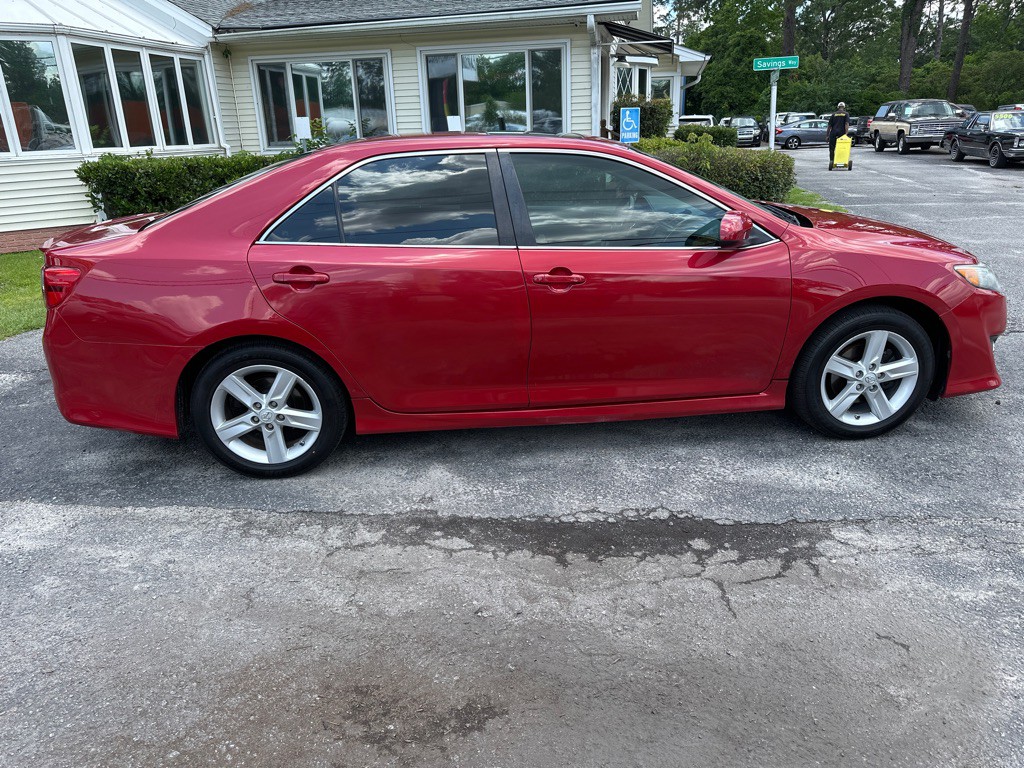 2013 Toyota Camry Image 6