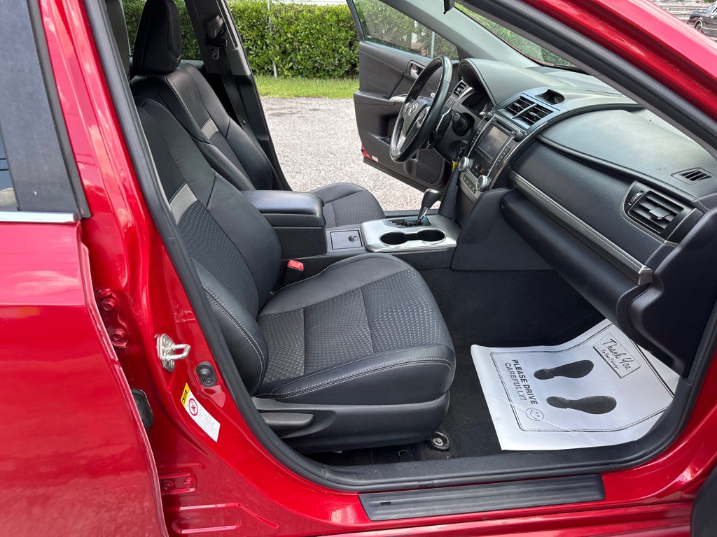 2013 Toyota Camry Image 15