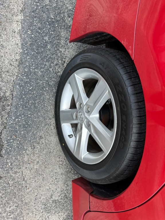 2013 Toyota Camry Image 19