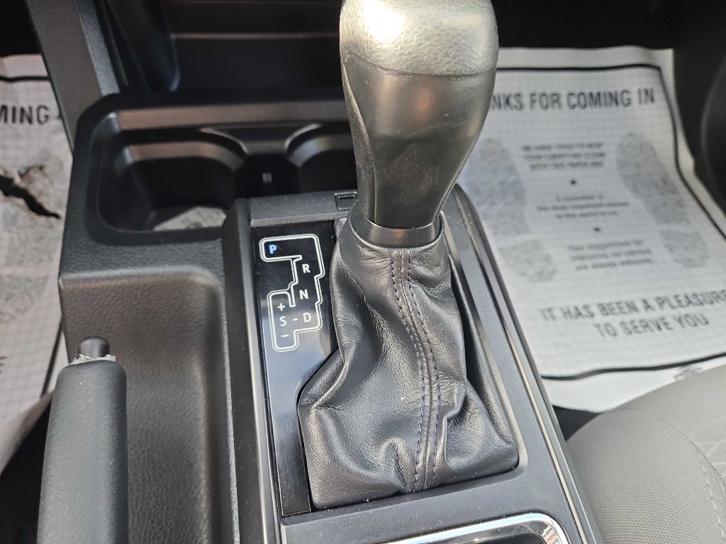2018 Toyota Tacoma Image 17