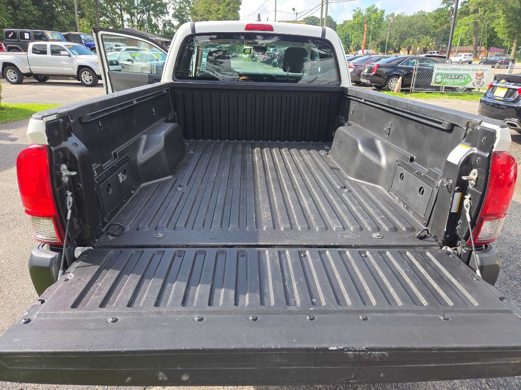 2018 Toyota Tacoma Image 20