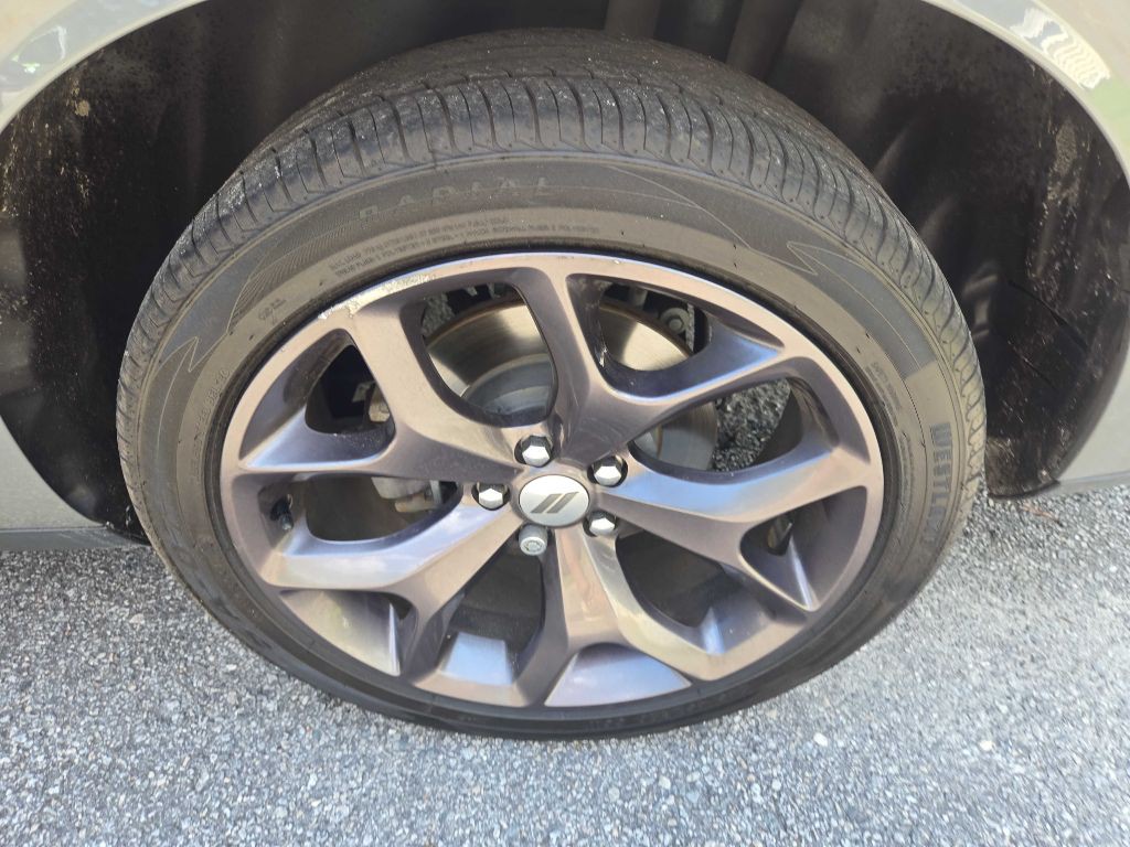 2019 Dodge Challenger Image 20