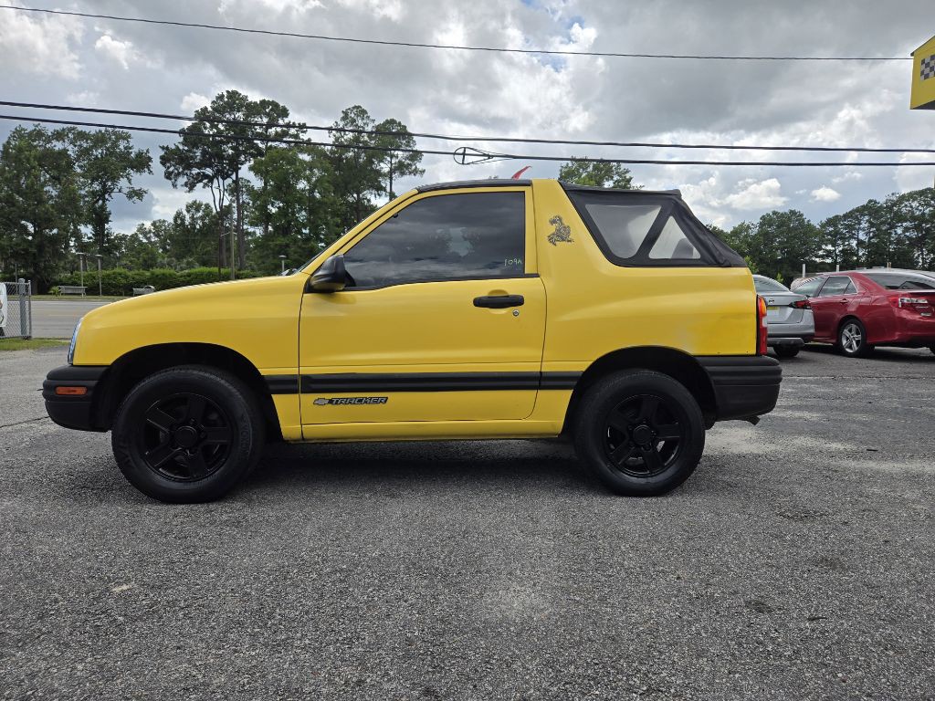 2003 Chevrolet Tracker Image 2