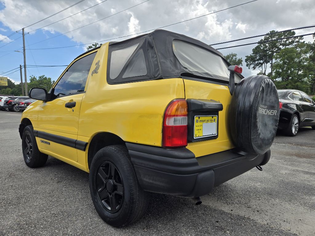 2003 Chevrolet Tracker Image 3